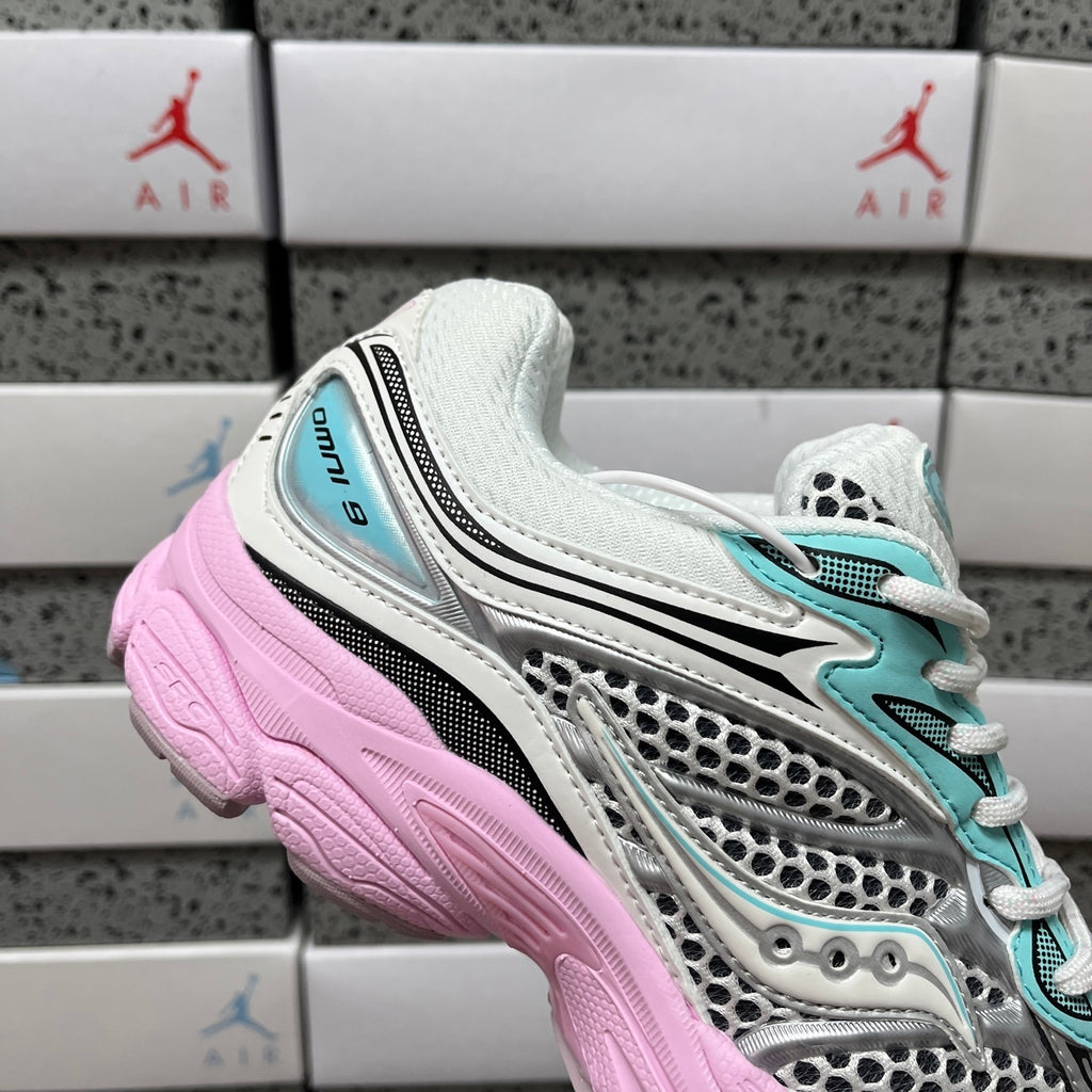 Saucony Omni 9 blue and pink