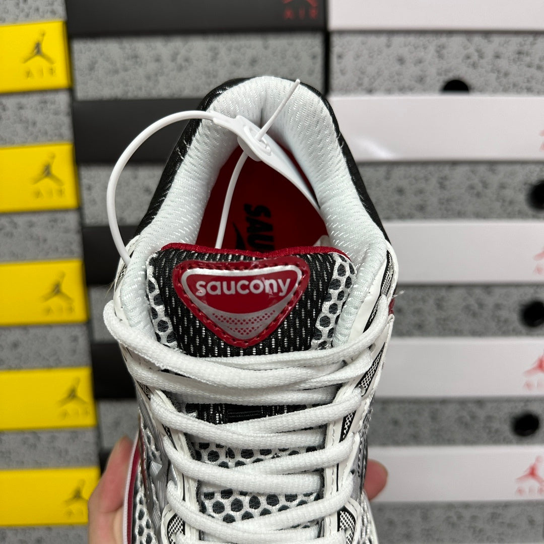 Saucony rouge