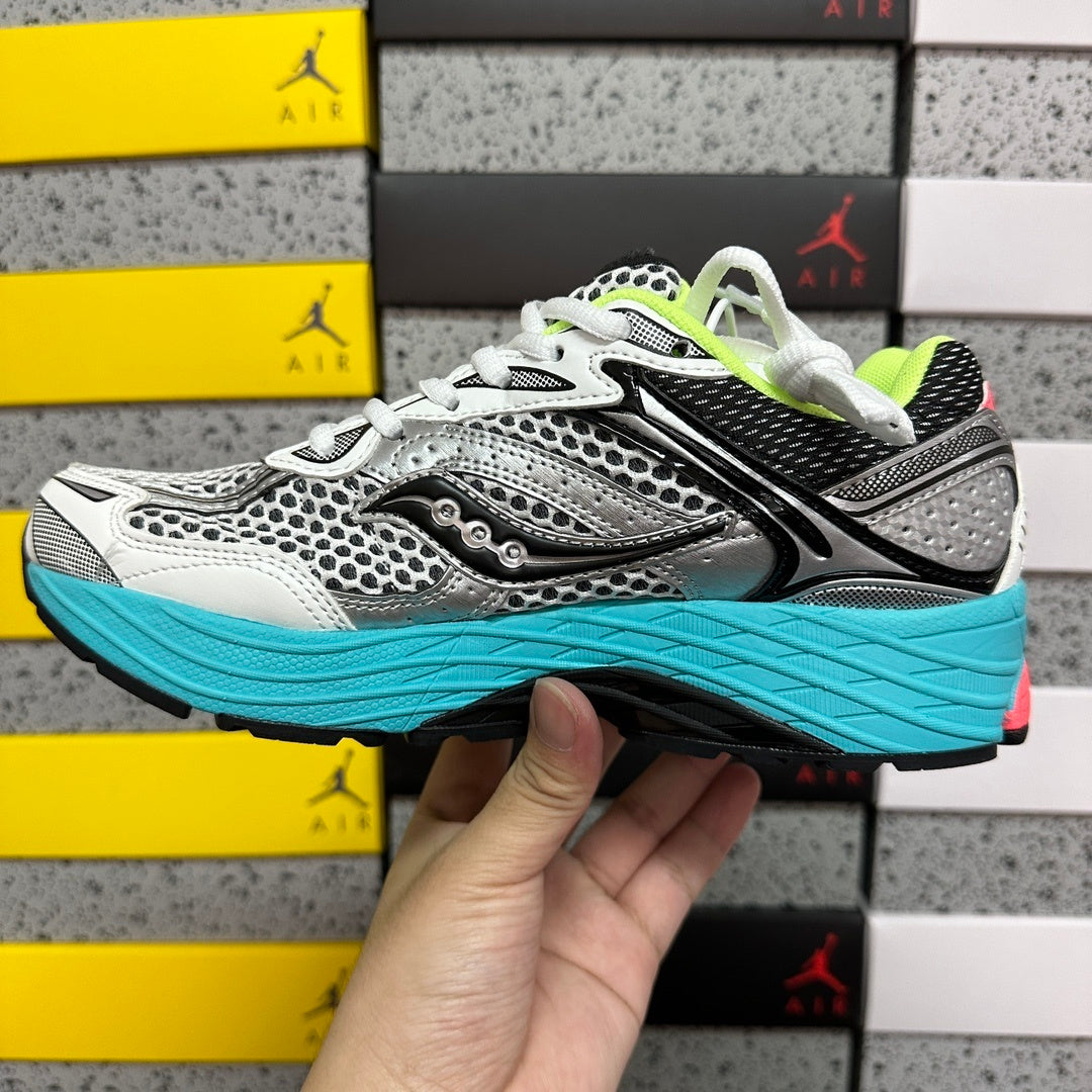 Saucony Omni 9 blue / yellow / red