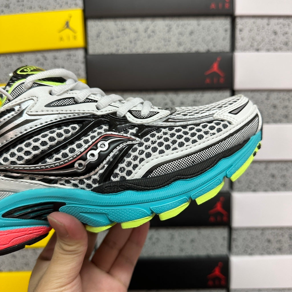 Saucony Omni 9 blue / yellow / red