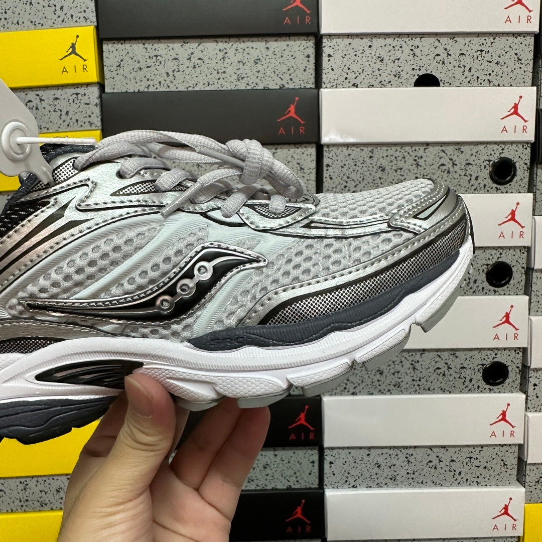 Saucony Omni 9 grise