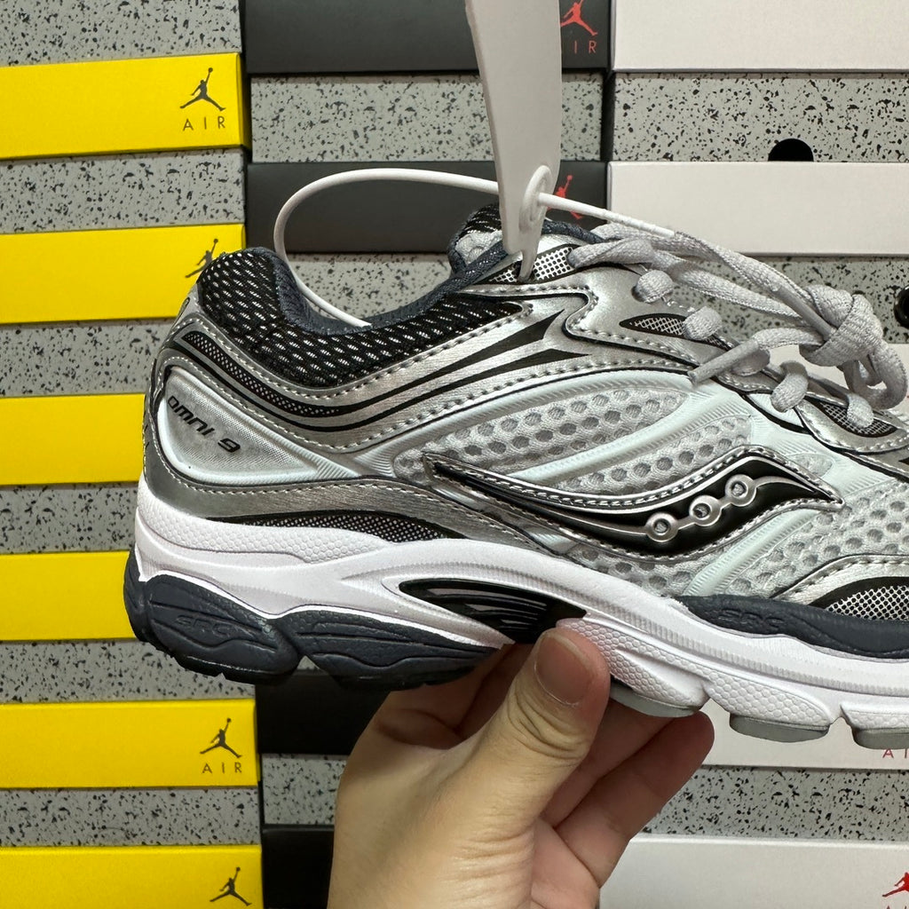 Saucony Omni 9 grise