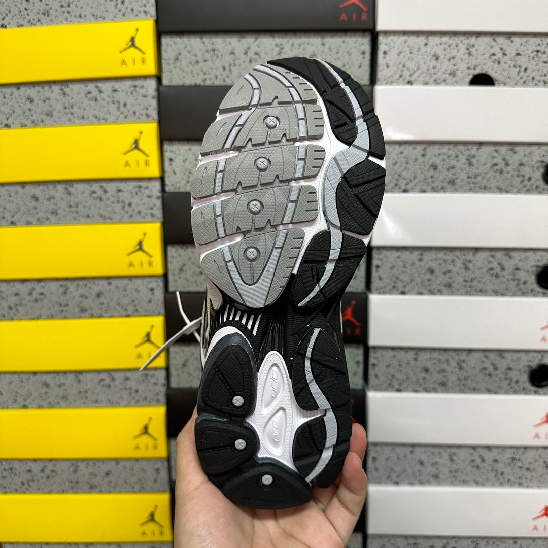 Saucony Omni 9 grise