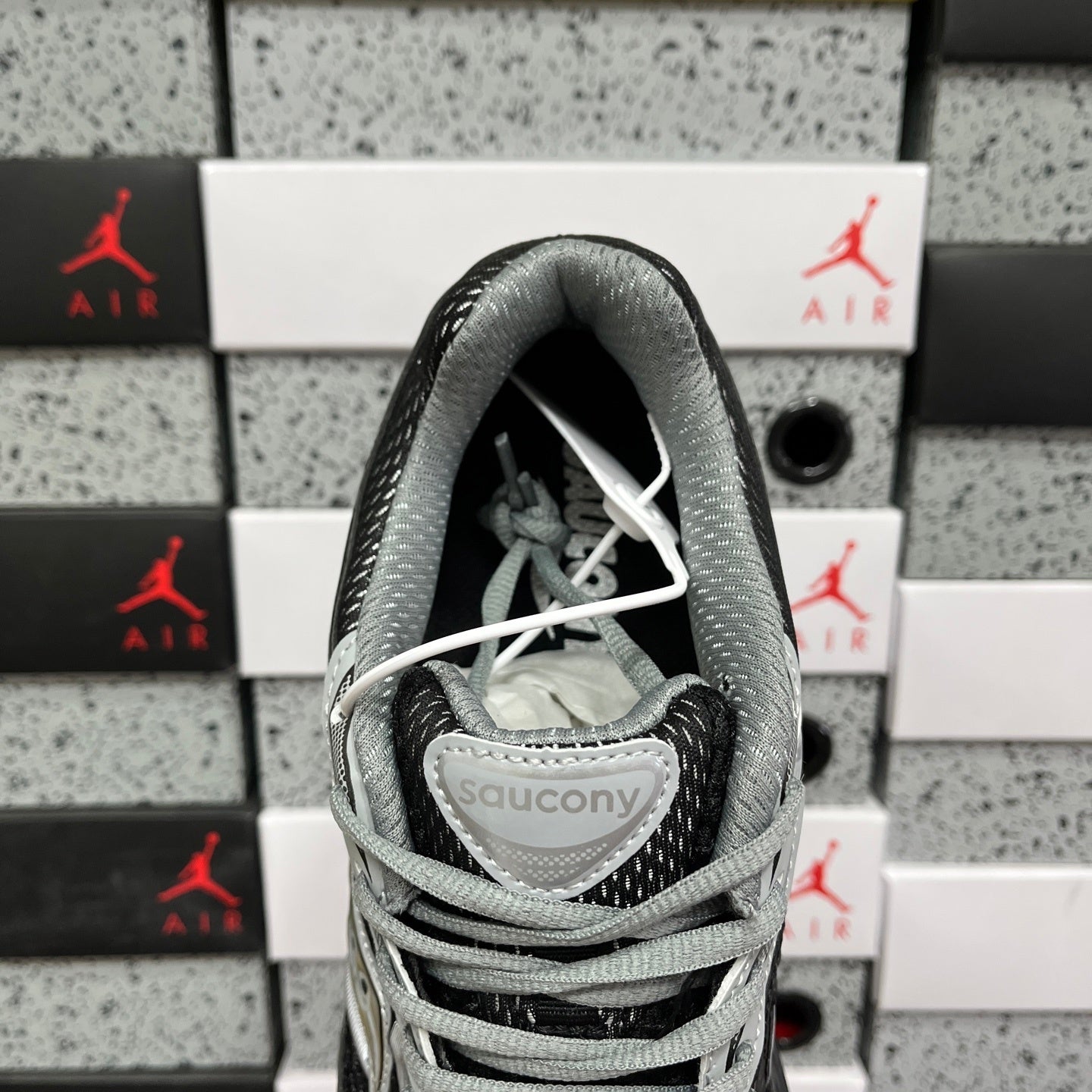 Saucony Omni 9 black / silver