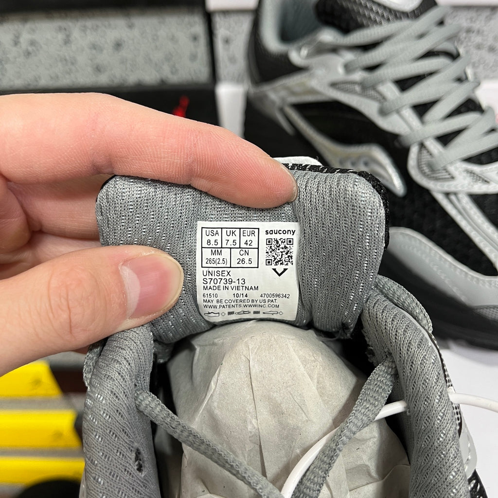 Saucony Omni 9 black / silver