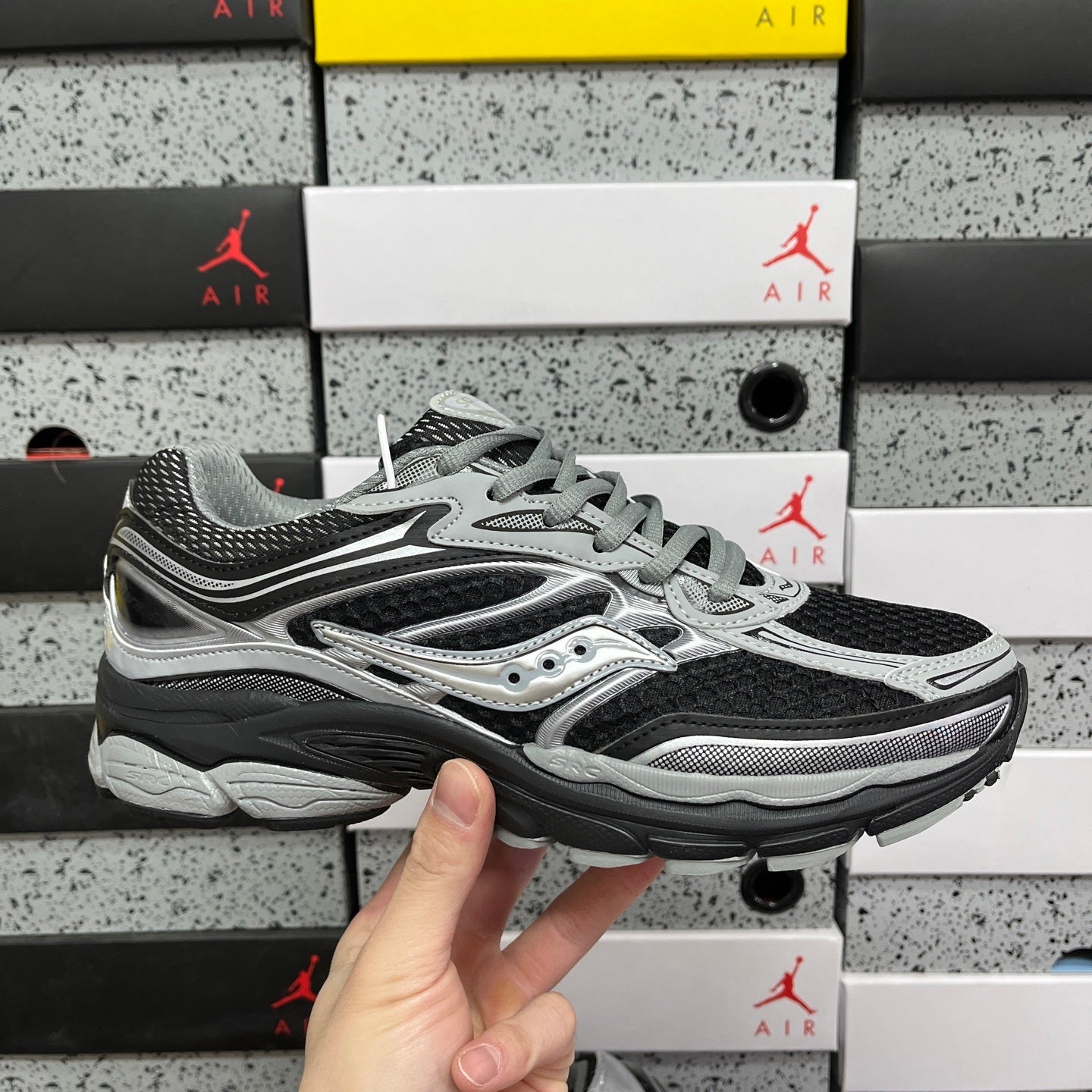 Saucony Omni 9 black / silver