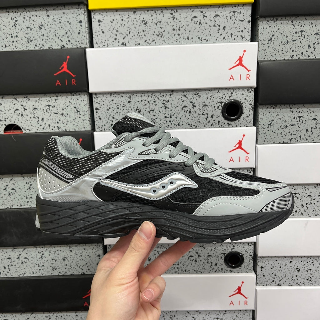 Saucony Omni 9 black / silver