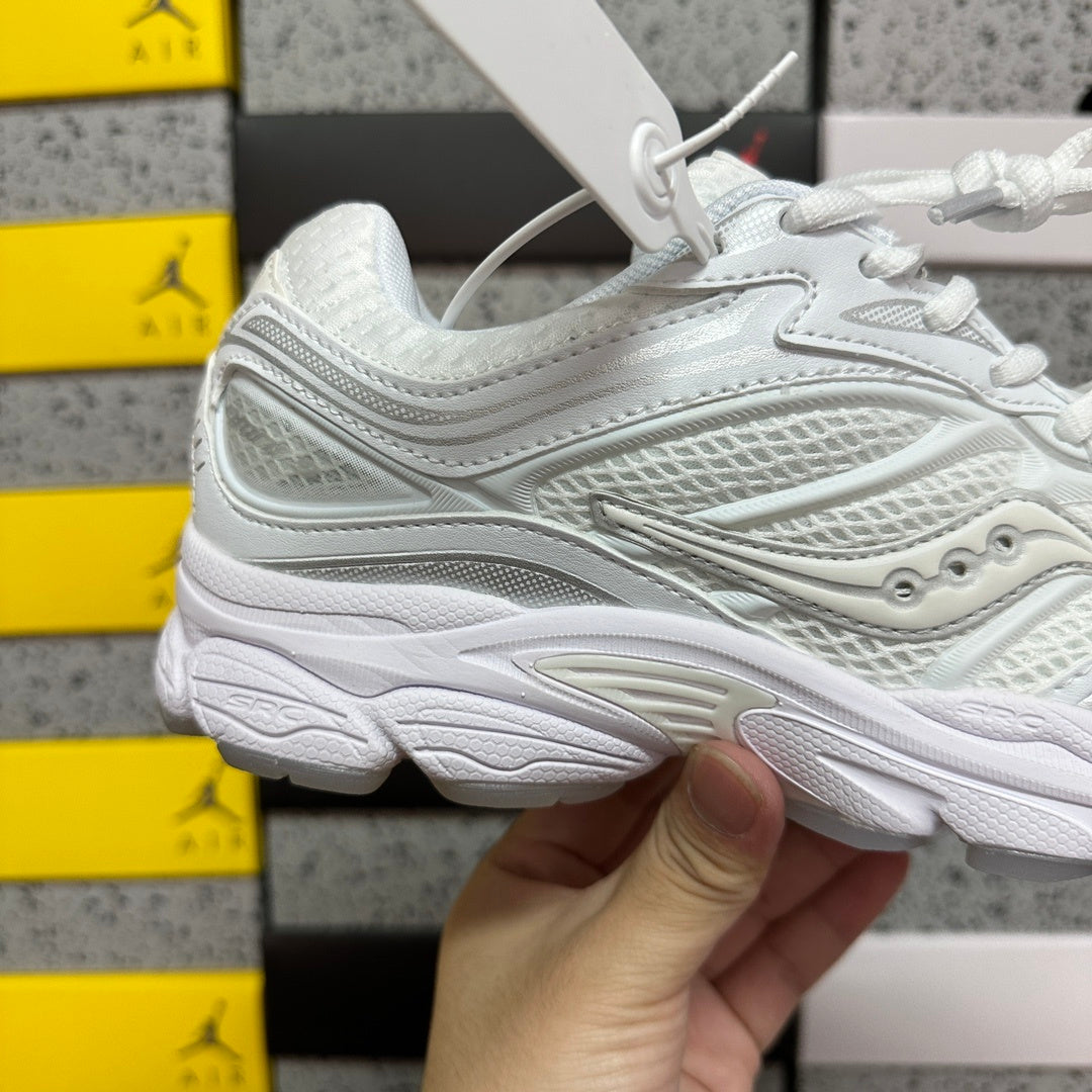 Saucony Omni 9 White