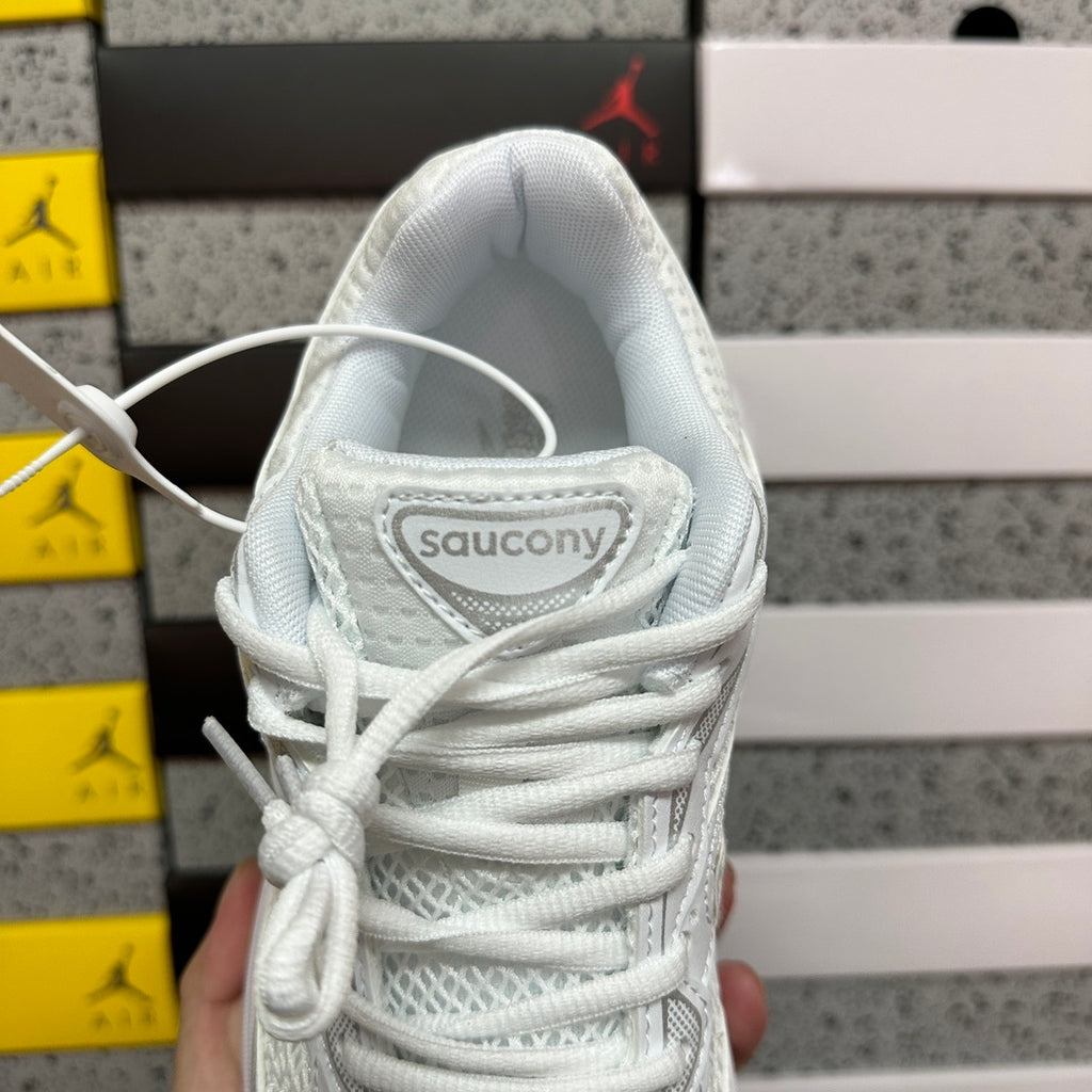 Saucony Omni 9 White