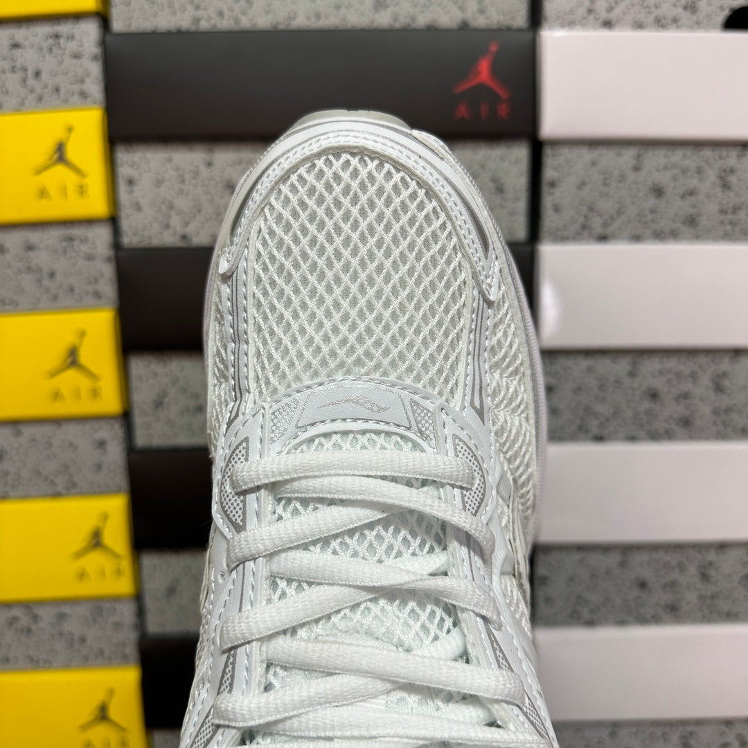 Saucony Omni 9 White