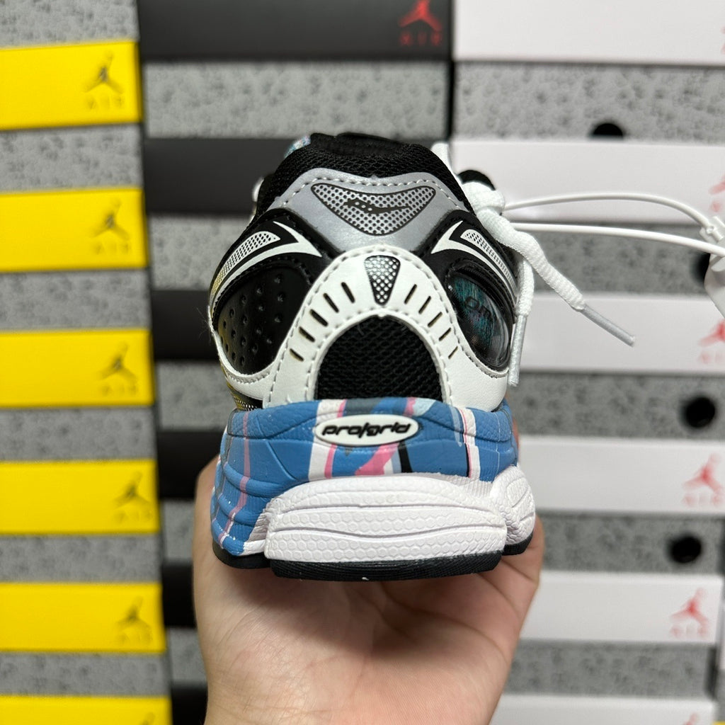 Saucony Omni 9 blue and pink