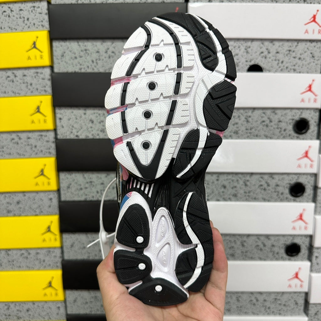 Saucony Omni 9 blue and pink