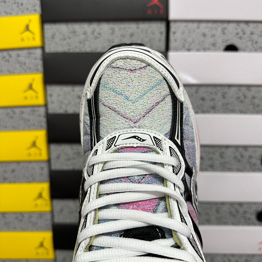 Saucony Omni 9 blue and pink