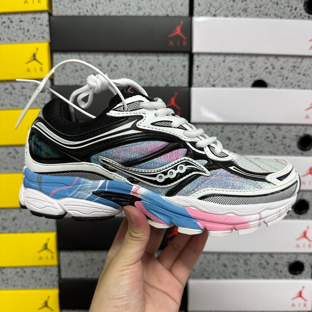 Saucony Omni 9 blue and pink